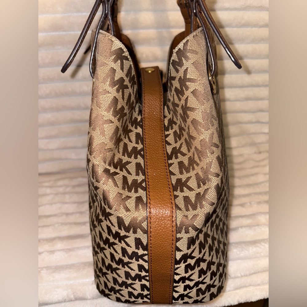 Michael Kors Brown Logo Tote Bag - Picture 3 of 9